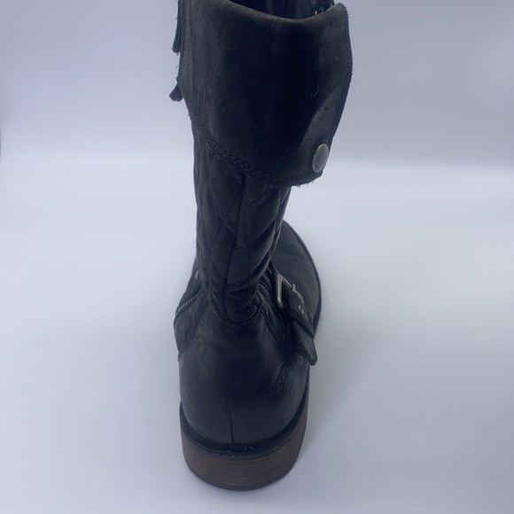 Ugg - Conor Oiled Black Leather Quilted with Silver Detail Biker Boot Size 10 - Picture 6 of 16
